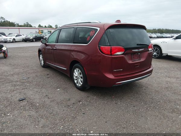 2019 CHRYSLER PACIFICA TOURING L — I3