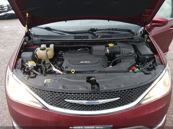 2019 CHRYSLER PACIFICA TOURING L — I10