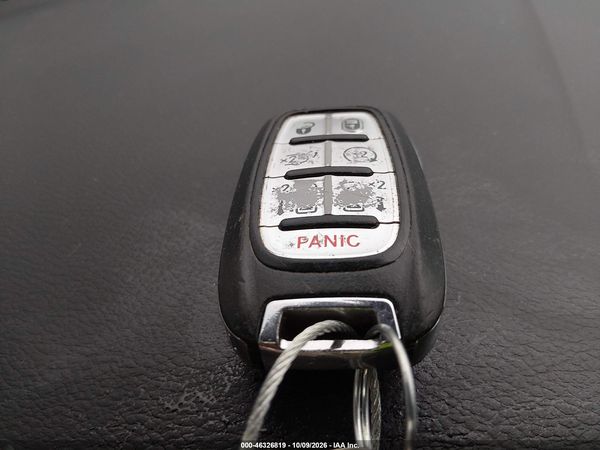 2019 CHRYSLER PACIFICA TOURING L — I11