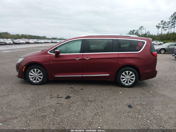 2019 CHRYSLER PACIFICA TOURING L — I117