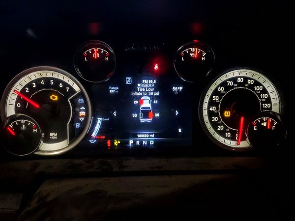 2014 RAM 1500 LARAMIE CREW CAB 4X4