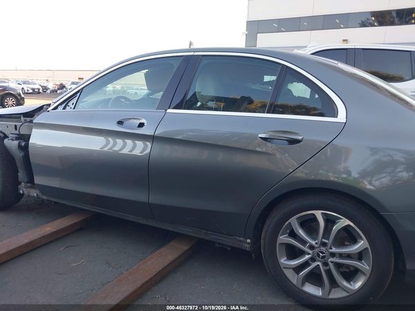 2017 MERCEDES-BENZ C 300 C300 — I117
