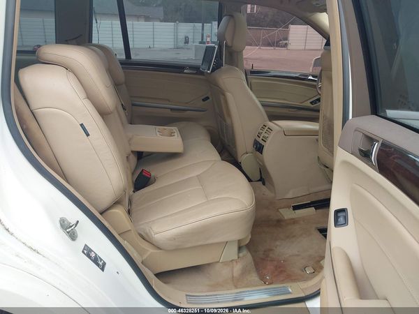 2012 MERCEDES-BENZ GL 550 4MATIC — I8