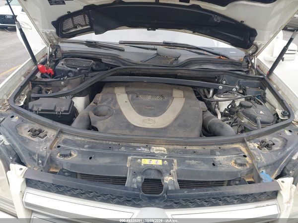 2012 MERCEDES-BENZ GL 550 4MATIC — I10
