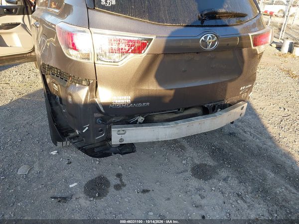 2016 TOYOTA HIGHLANDER LE PLUS V6 — I6