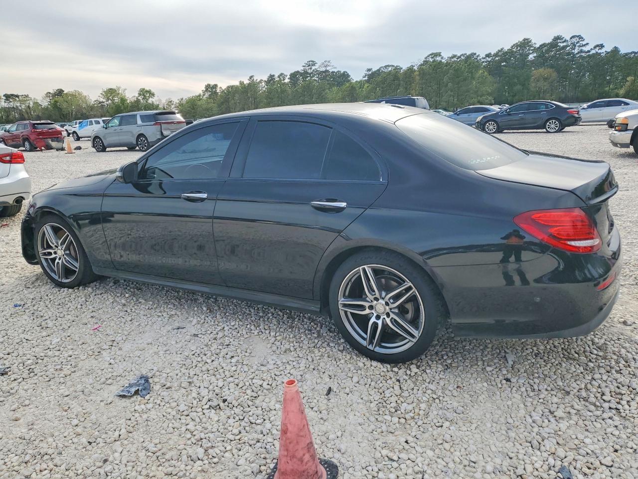 2017 MERCEDES-BENZ E E300