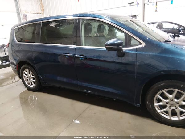 2023 CHRYSLER PACIFICA TOURING L — I116