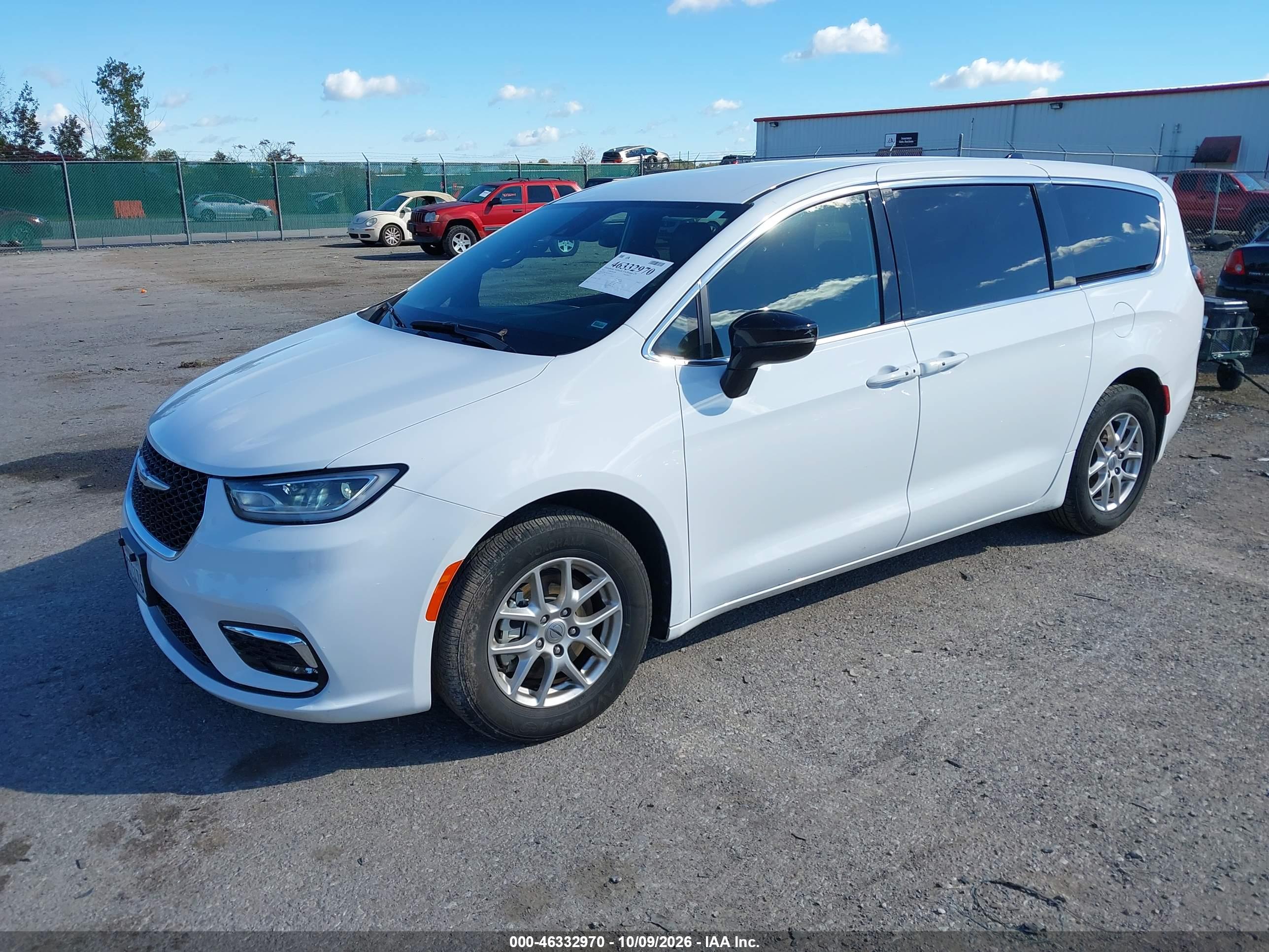 2025 CHRYSLER PACIFICA SELECT — I2