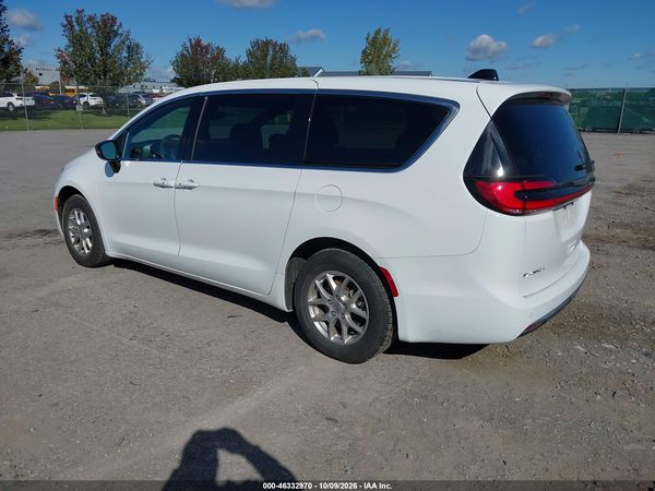 2025 CHRYSLER PACIFICA SELECT — I3