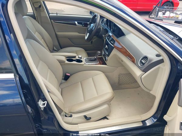 2013 MERCEDES-BENZ C 250 SPORT — I5