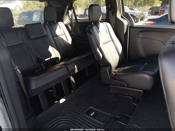 2016 DODGE GRAND CARAVAN R/T — I8
