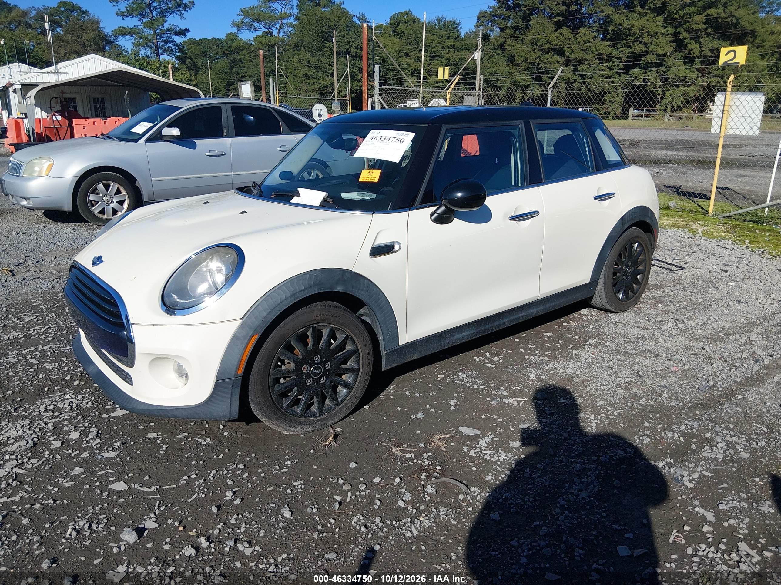2016 MINI HARDTOP COOPER — I2