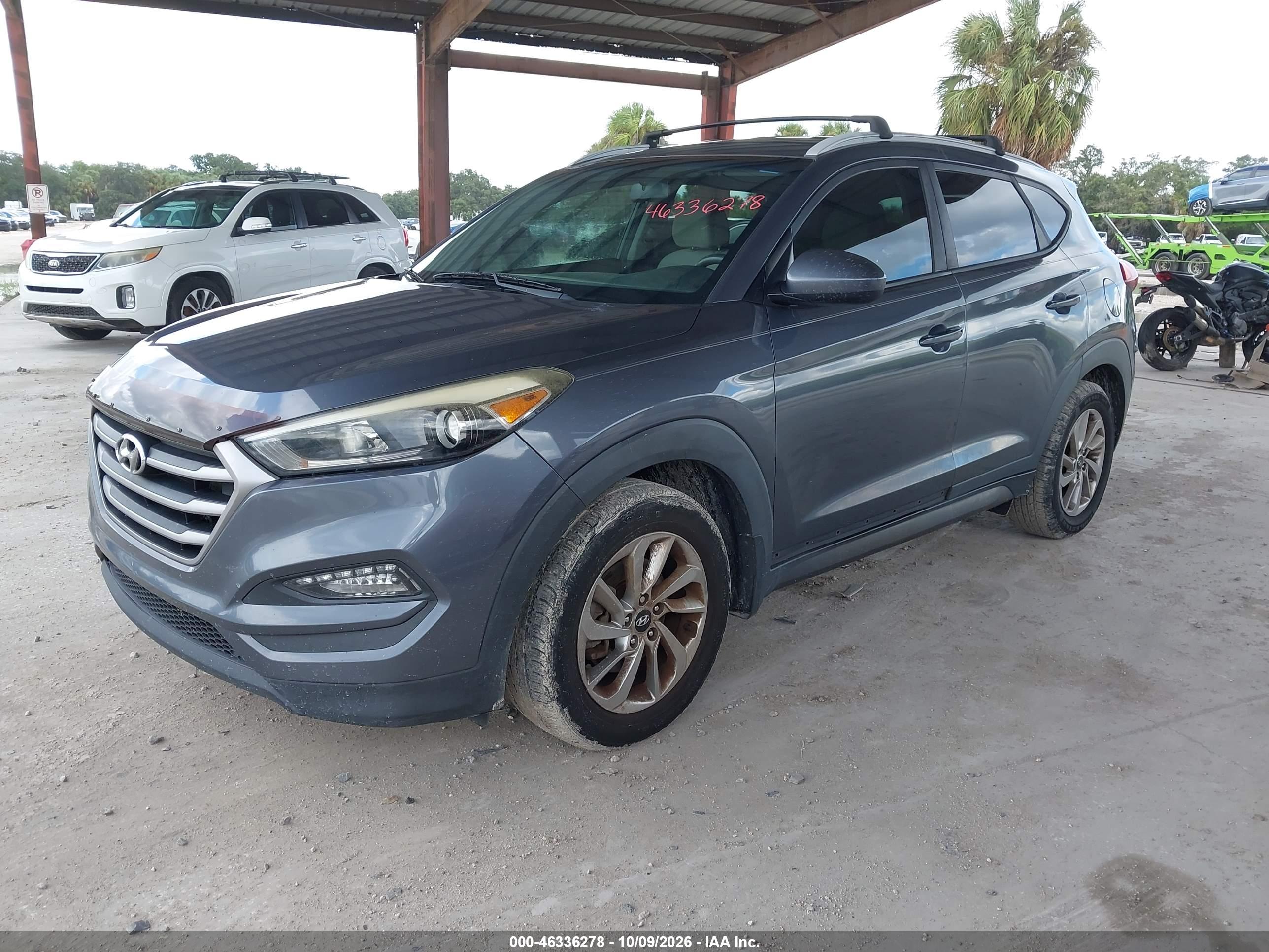 2016 HYUNDAI TUCSON SE — I2