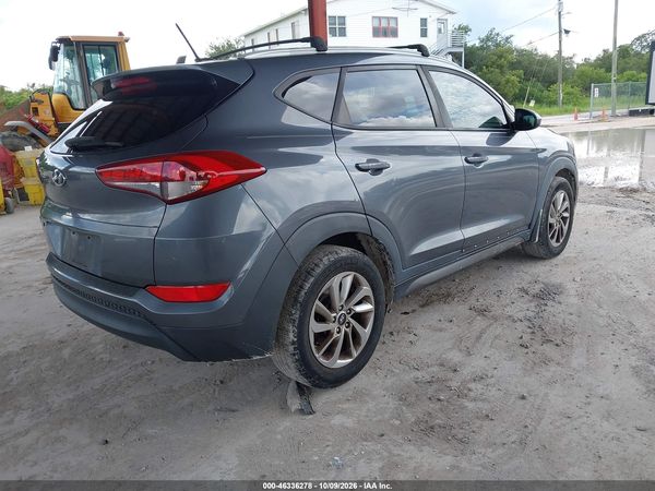 2016 HYUNDAI TUCSON SE — I4