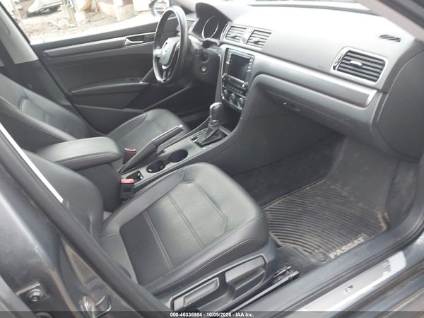 2017 VOLKSWAGEN PASSAT 1.8T R-LINE — I5