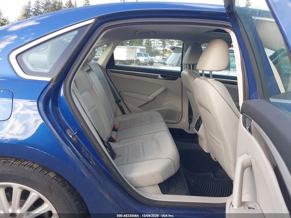 2017 VOLKSWAGEN PASSAT 1.8T SE — I8