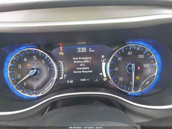 2027 CHRYSLER PACIFICA Limited — I7