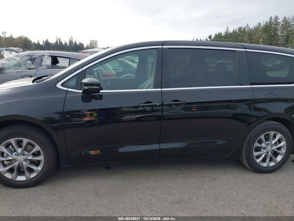 2027 CHRYSLER PACIFICA Limited — I117
