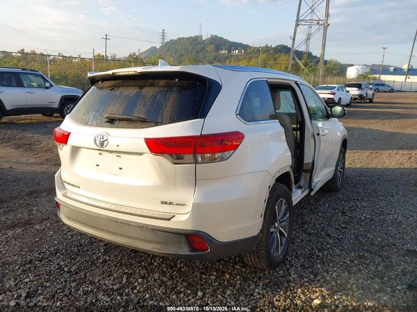 2017 TOYOTA HIGHLANDER XLE — I4