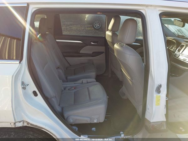 2017 TOYOTA HIGHLANDER XLE — I8