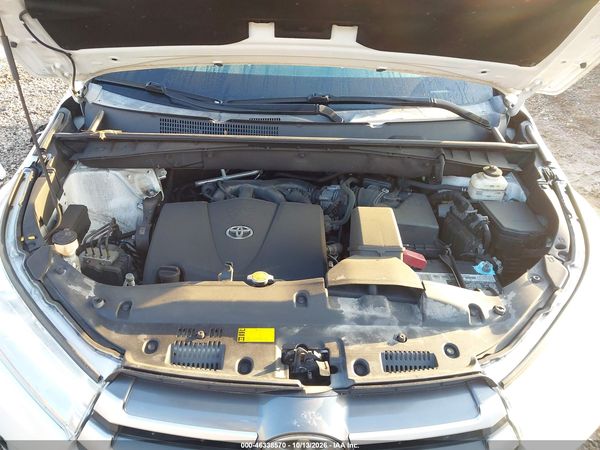 2017 TOYOTA HIGHLANDER XLE — I10