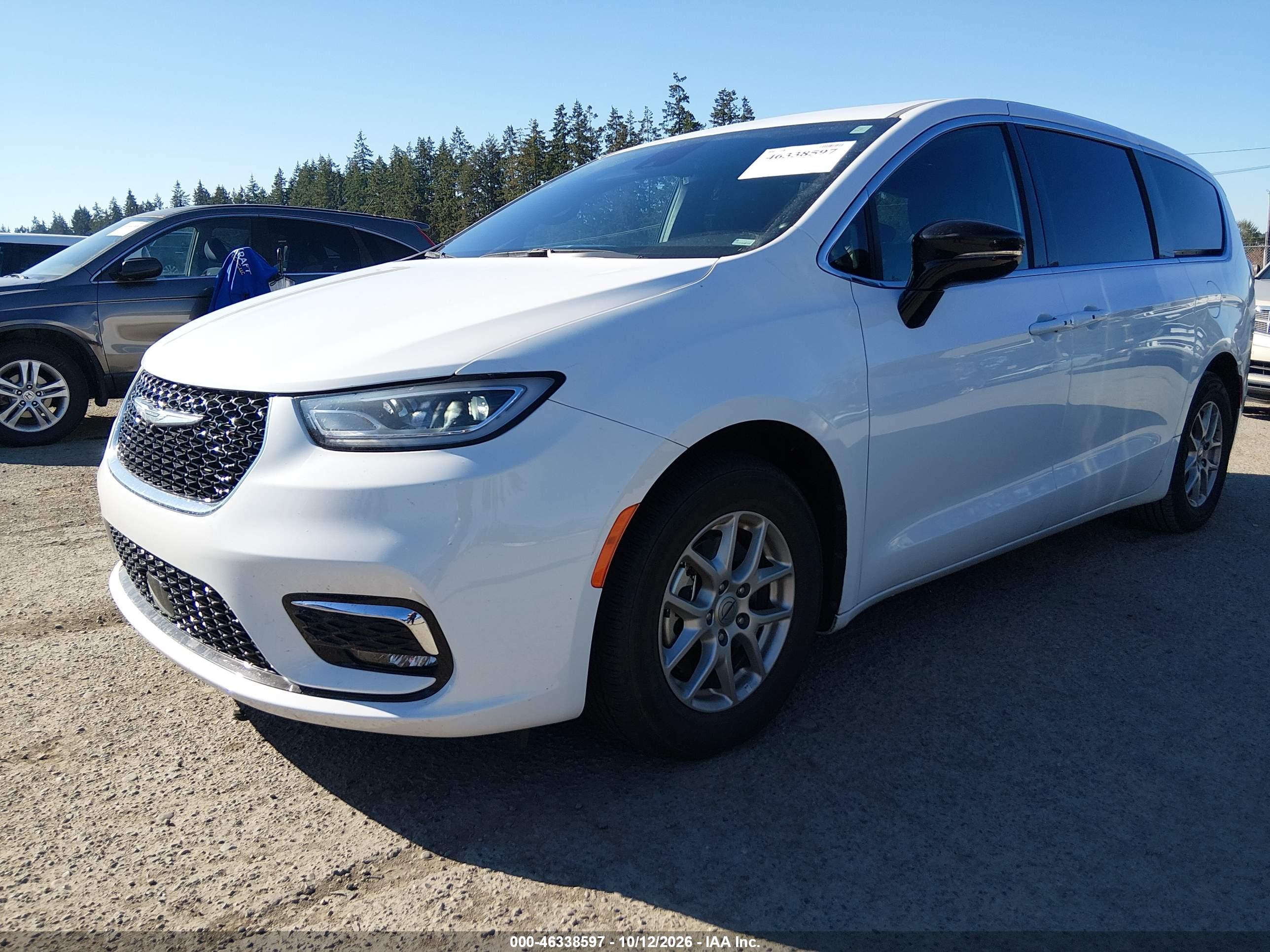 2025 CHRYSLER PACIFICA SELECT — I2