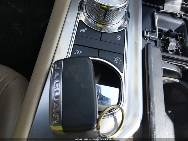 2014 JAGUAR XF V6 SC — I11