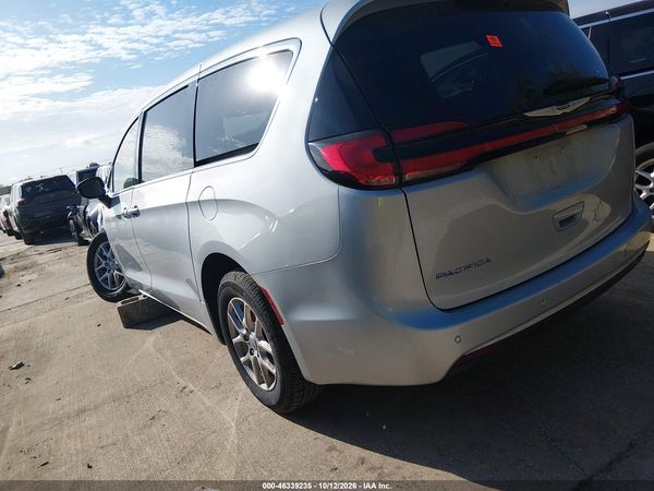 2024 CHRYSLER PACIFICA TOURING L — I3