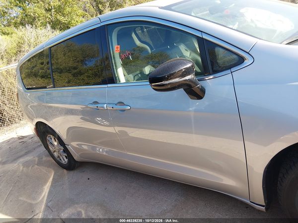 2024 CHRYSLER PACIFICA TOURING L — I116