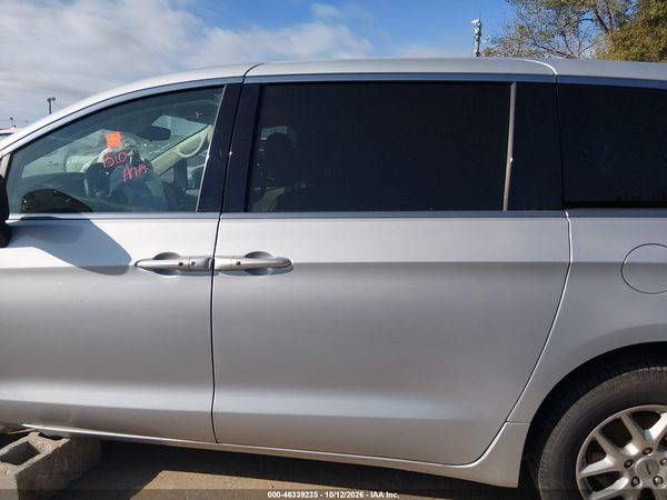 2024 CHRYSLER PACIFICA TOURING L — I117