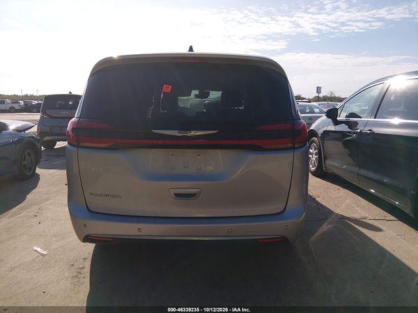 2024 CHRYSLER PACIFICA TOURING L — I119