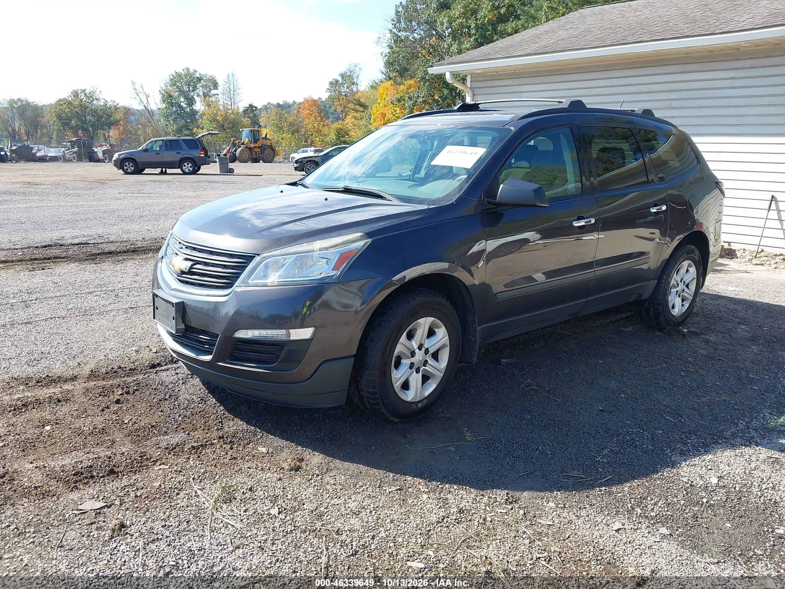 2017 CHEVROLET TRAVERSE LS — I2