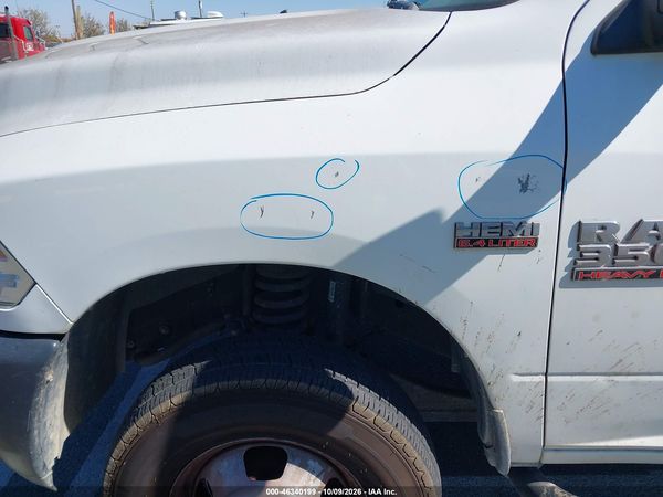 2016 RAM 3500 CHASSIS TRADESMAN/SLT — I71