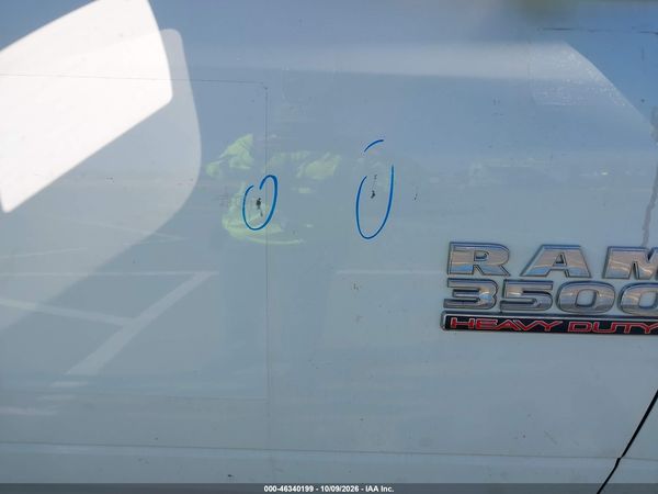 2016 RAM 3500 CHASSIS TRADESMAN/SLT — I73