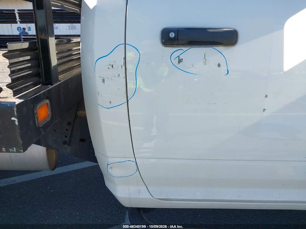 2016 RAM 3500 CHASSIS TRADESMAN/SLT — I74