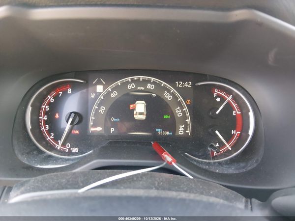 2025 TOYOTA RAV4 XLE — I7
