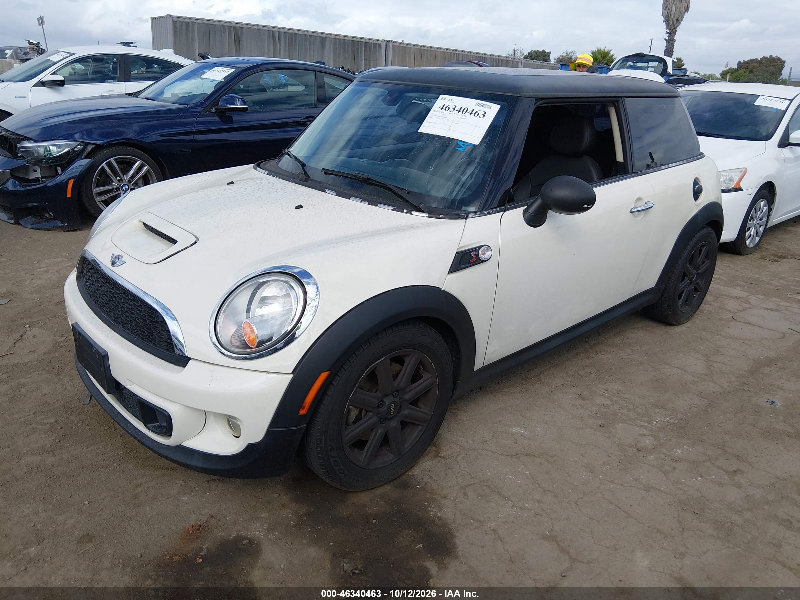 2013 MINI HARDTOP COOPER S — I2