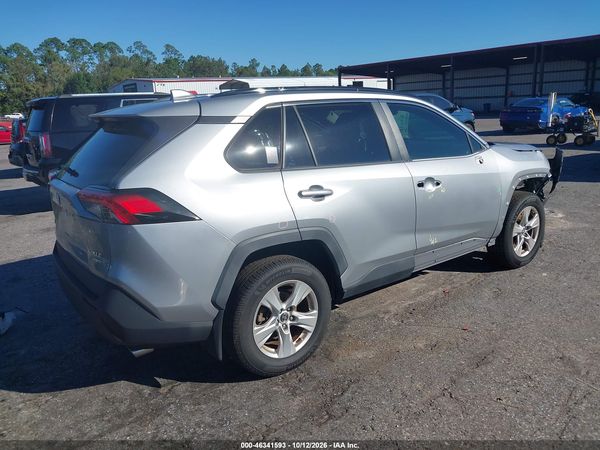2019 TOYOTA RAV4 XLE — I4