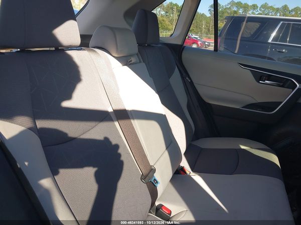 2019 TOYOTA RAV4 XLE — I8