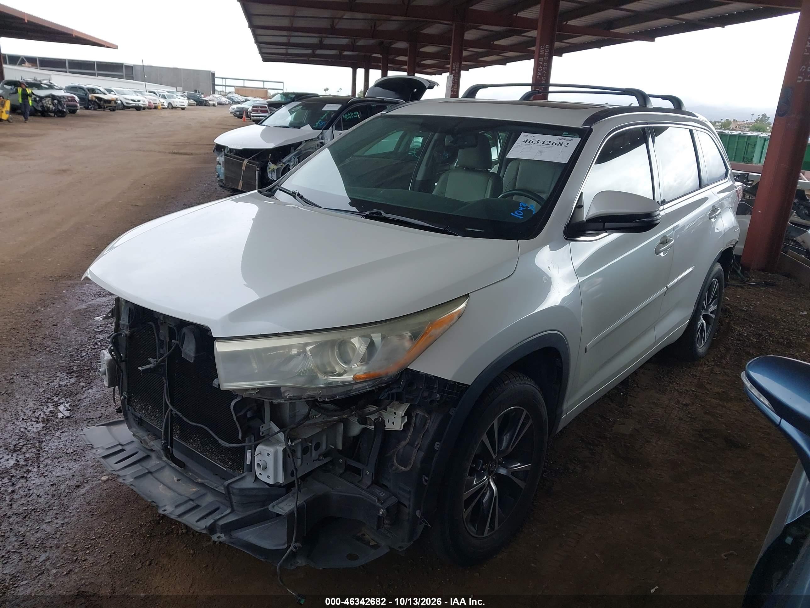 2016 TOYOTA HIGHLANDER XLE V6 — I2