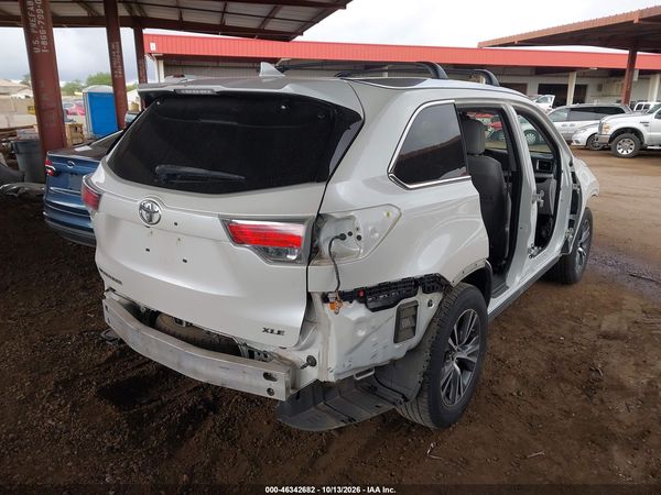 2016 TOYOTA HIGHLANDER XLE V6 — I4