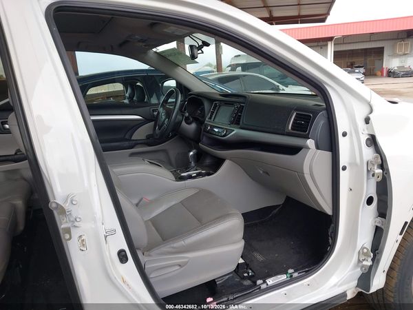 2016 TOYOTA HIGHLANDER XLE V6 — I5
