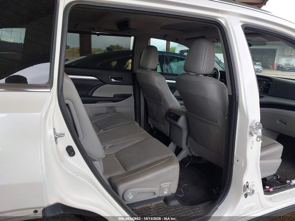 2016 TOYOTA HIGHLANDER XLE V6 — I8