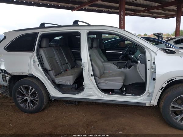 2016 TOYOTA HIGHLANDER XLE V6 — I116