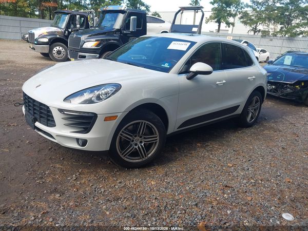 2015 PORSCHE MACAN — I2