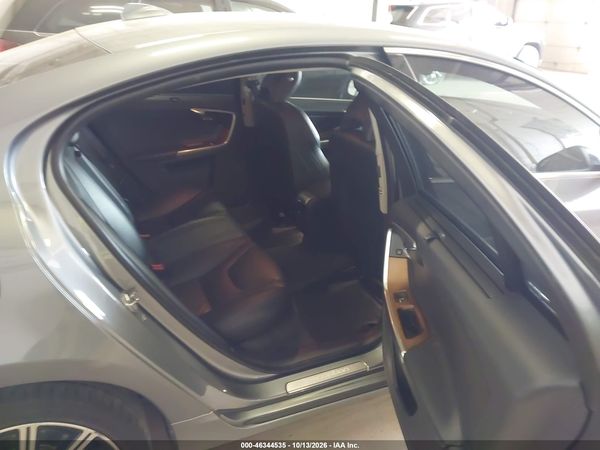2016 VOLVO S60 INSCRIPTION T5 PLATINUM — I8