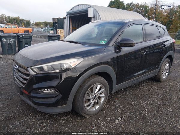2016 HYUNDAI TUCSON SE — I2