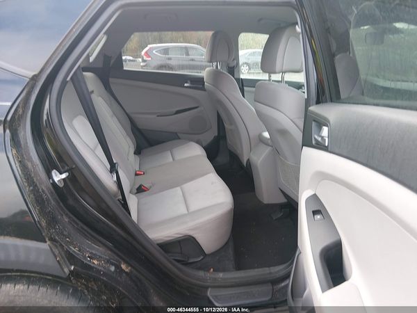 2016 HYUNDAI TUCSON SE — I8