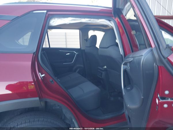 2019 TOYOTA RAV4 XLE — I8