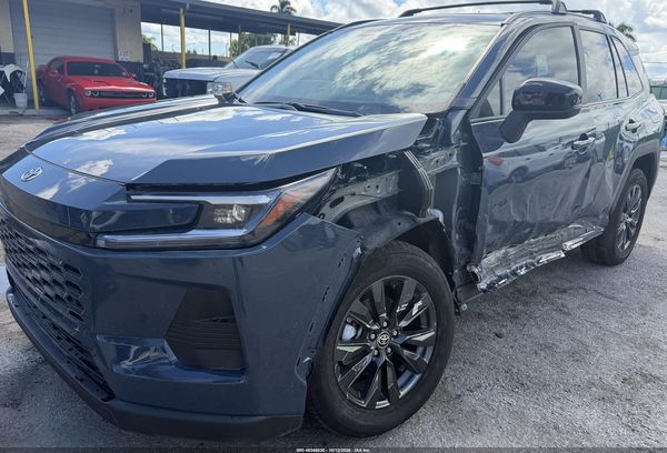 2026 TOYOTA RAV4 XLE PREMIUM — I2